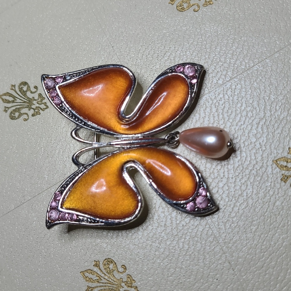 🌼2/$12 Vintage Orange & Silvertone Butterfly Brooch GUC